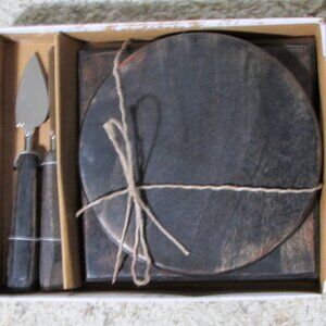 NWOT Rustic Accents 4 pc Wood Cheese Serving Set